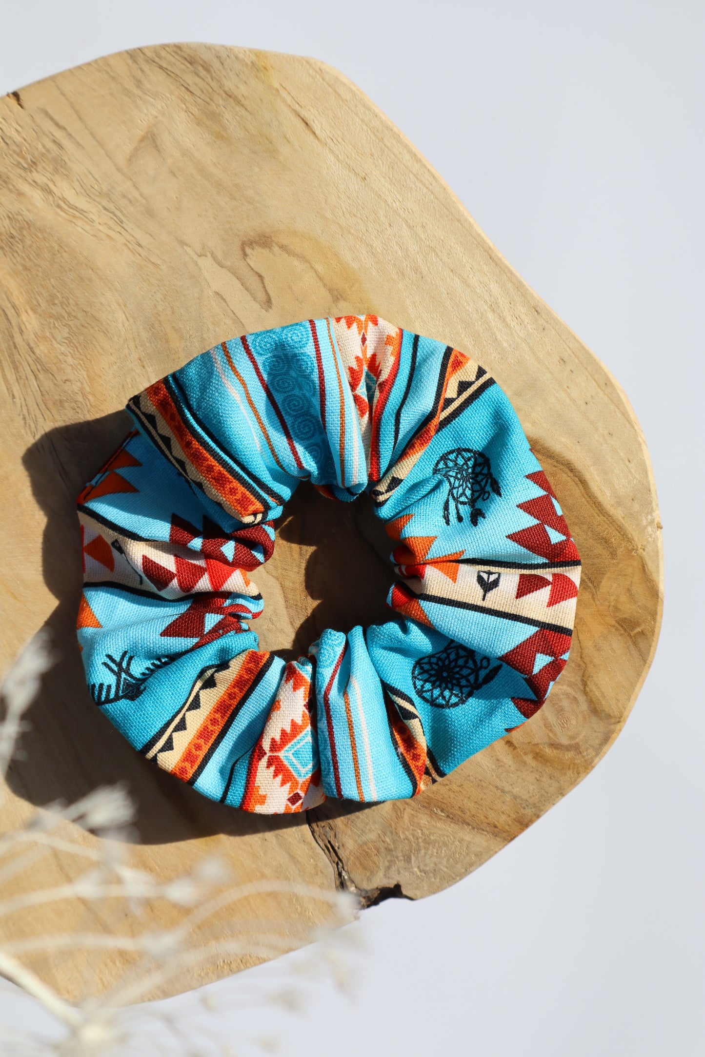 Chouchou cheveux abimés en coton multicolore imprimé aztèque amérindien navajo Maiana