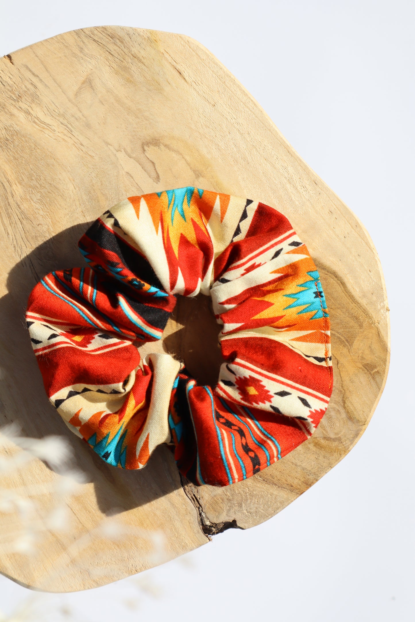 Chouchou cheveux abimés en coton multicolore imprimé aztèque amérindien navajo Maiana