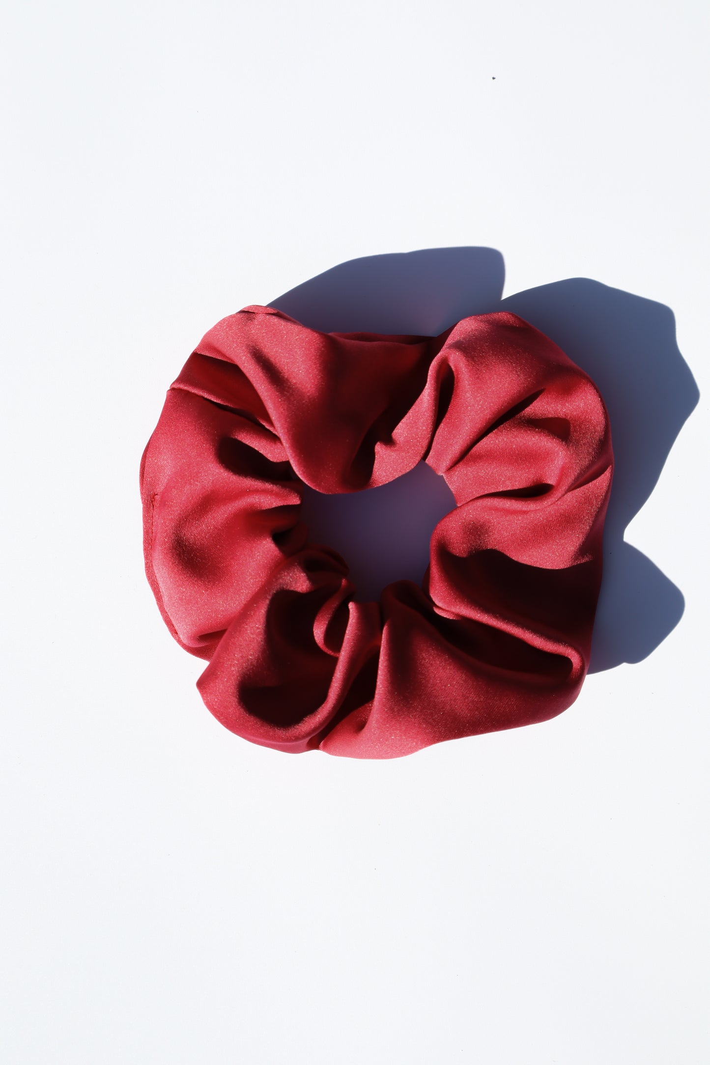 Chouchou cheveux abimés en satin rouge framboise Maiana crea