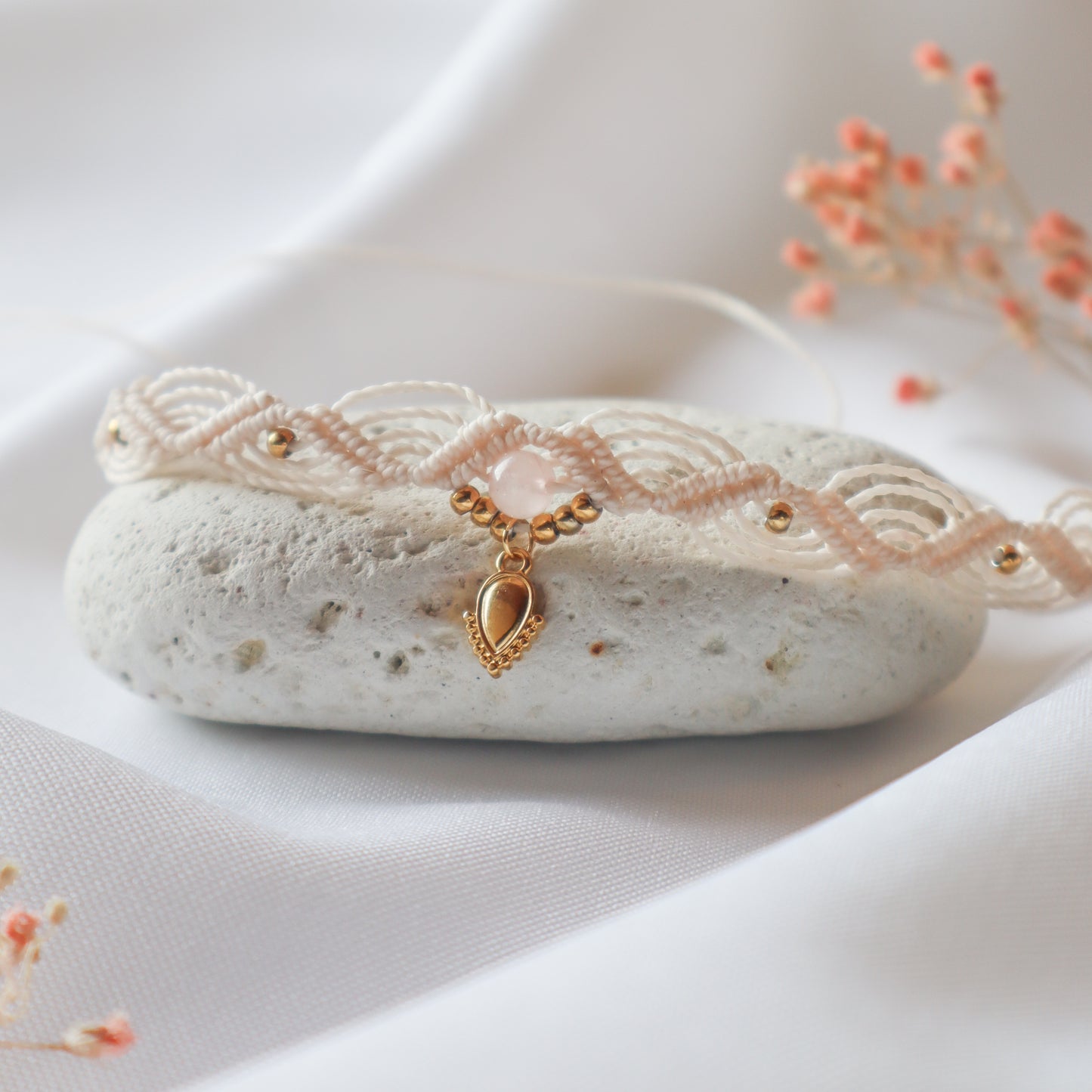 Ras du cou collier en micro macramé beige et doré acier inoxydable maiana crea festival hippie festival gypsy cadeau