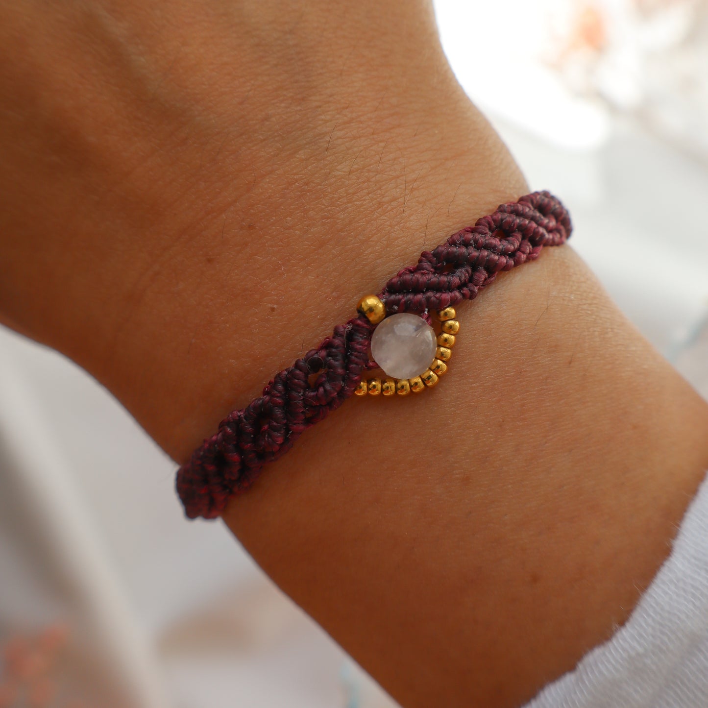 Bracelet en micro-macramé avec quartz rose | Lacanau | Maiana crea