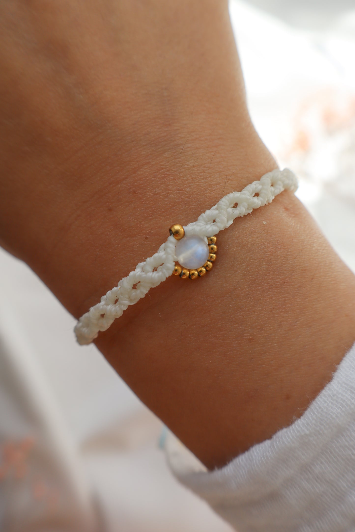 Bracelet en micro-macramé avec péristérite | Sagres | Maiana crea