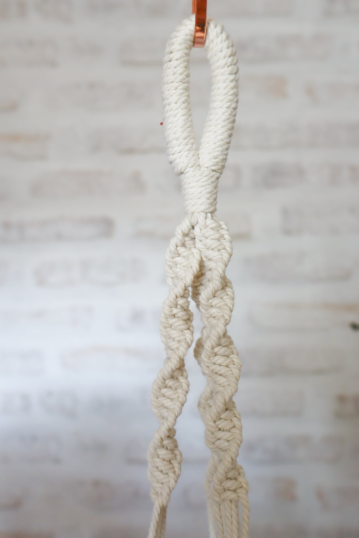 suspension en macramé porte plante en macramé plant hanger écru bois decoration boheme Maiana