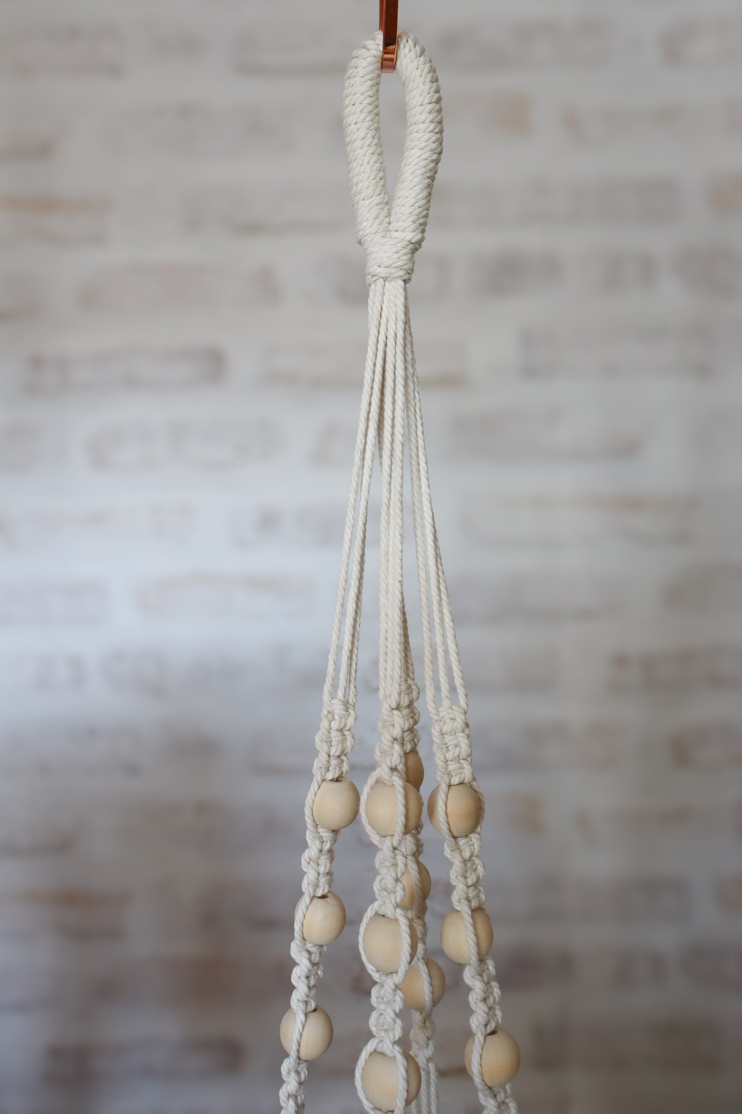 suspension en macramé porte plante en macramé plant hanger écru bois decoration boheme Maiana