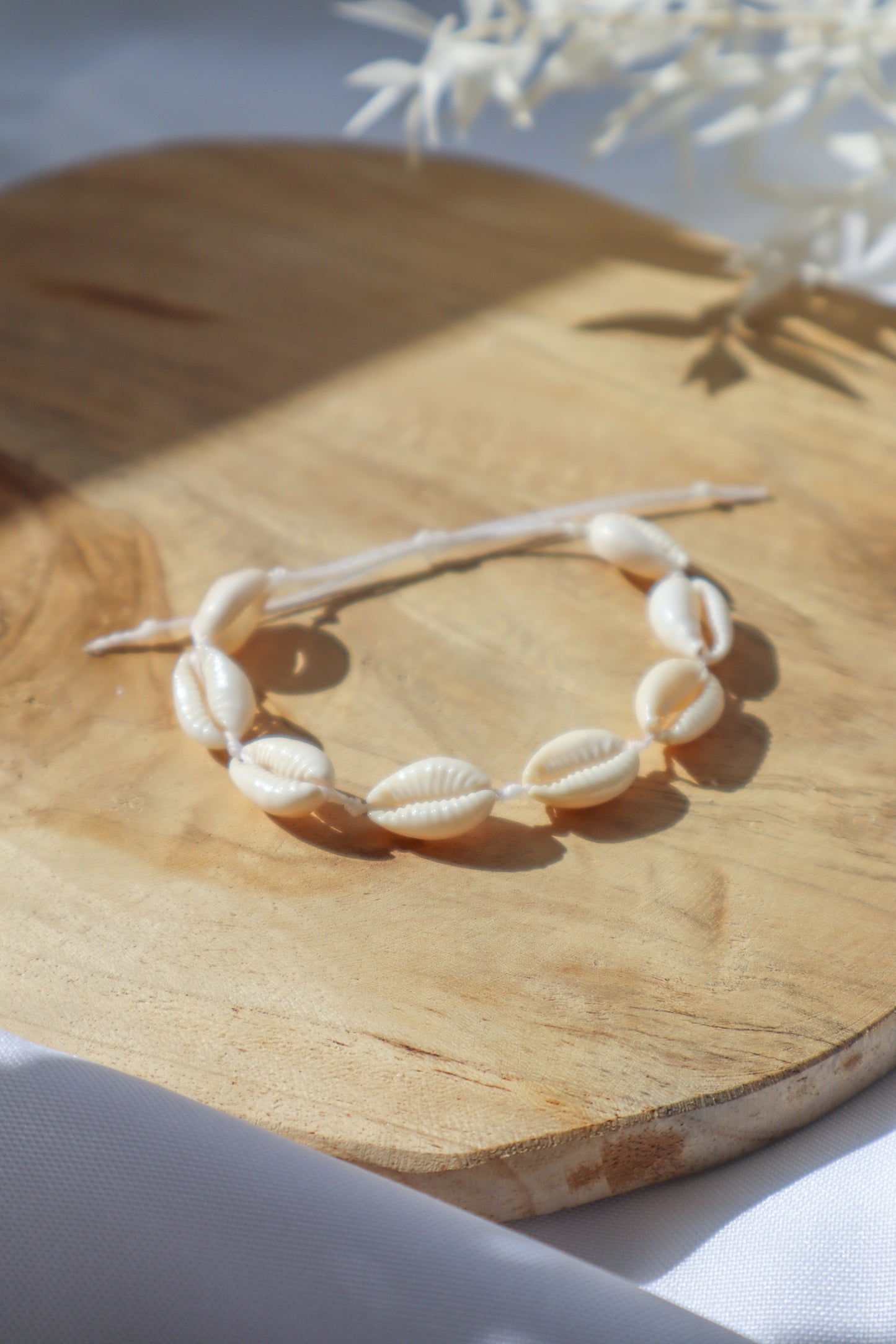 Bracelet réglable coquillages petit cauri surfer mer ocean boheme boho hippie gipsy micro-macarmé Maiana