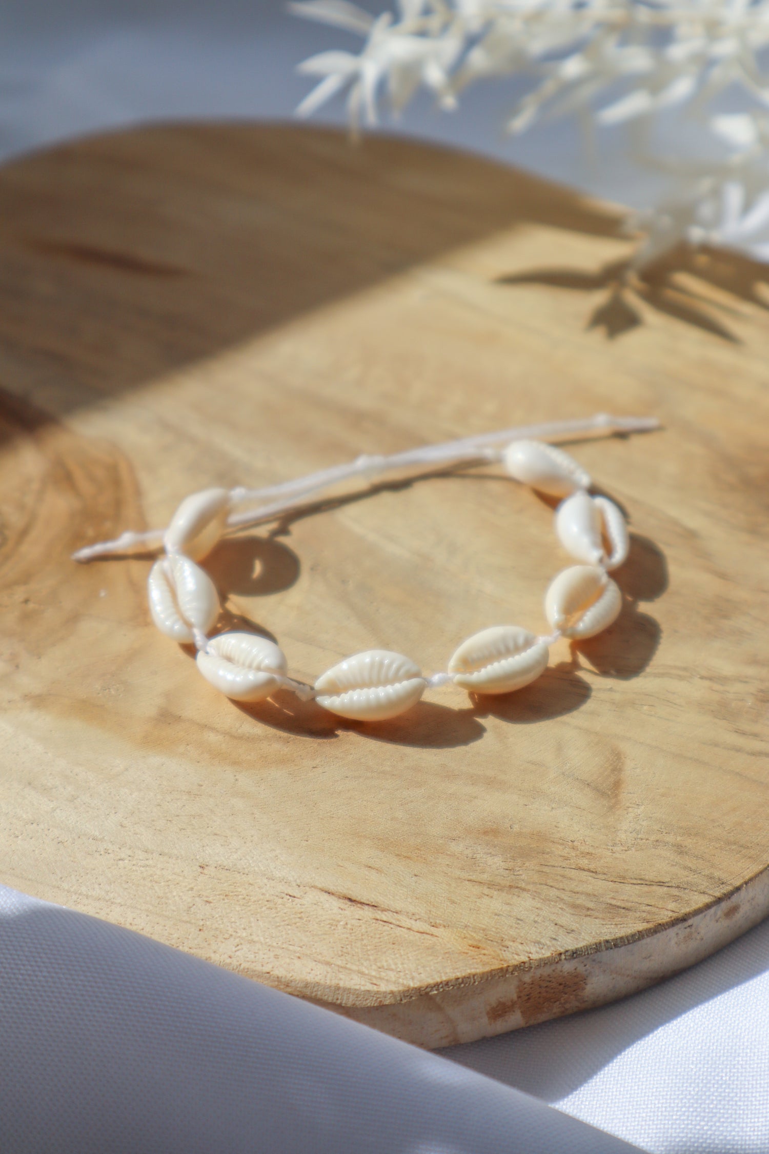 Bracelet réglable coquillages petit cauri surfer mer ocean boheme boho hippie gipsy micro-macarmé Maiana