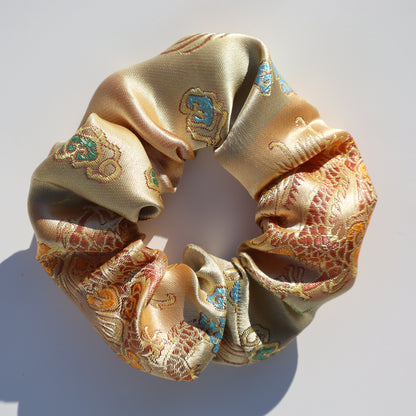 Chouchou cheveux abimés en brocart doré imprimé asiatique japonais dragon Maiana crea