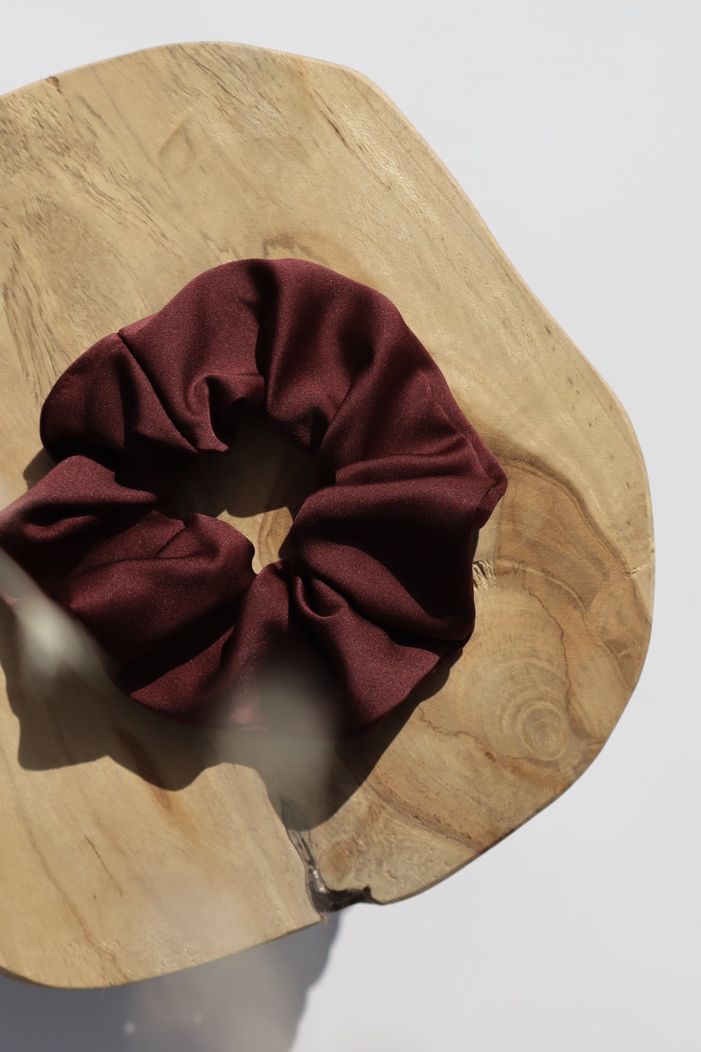 Chouchou cheveux abimés en satin bordeaux Maiana crea