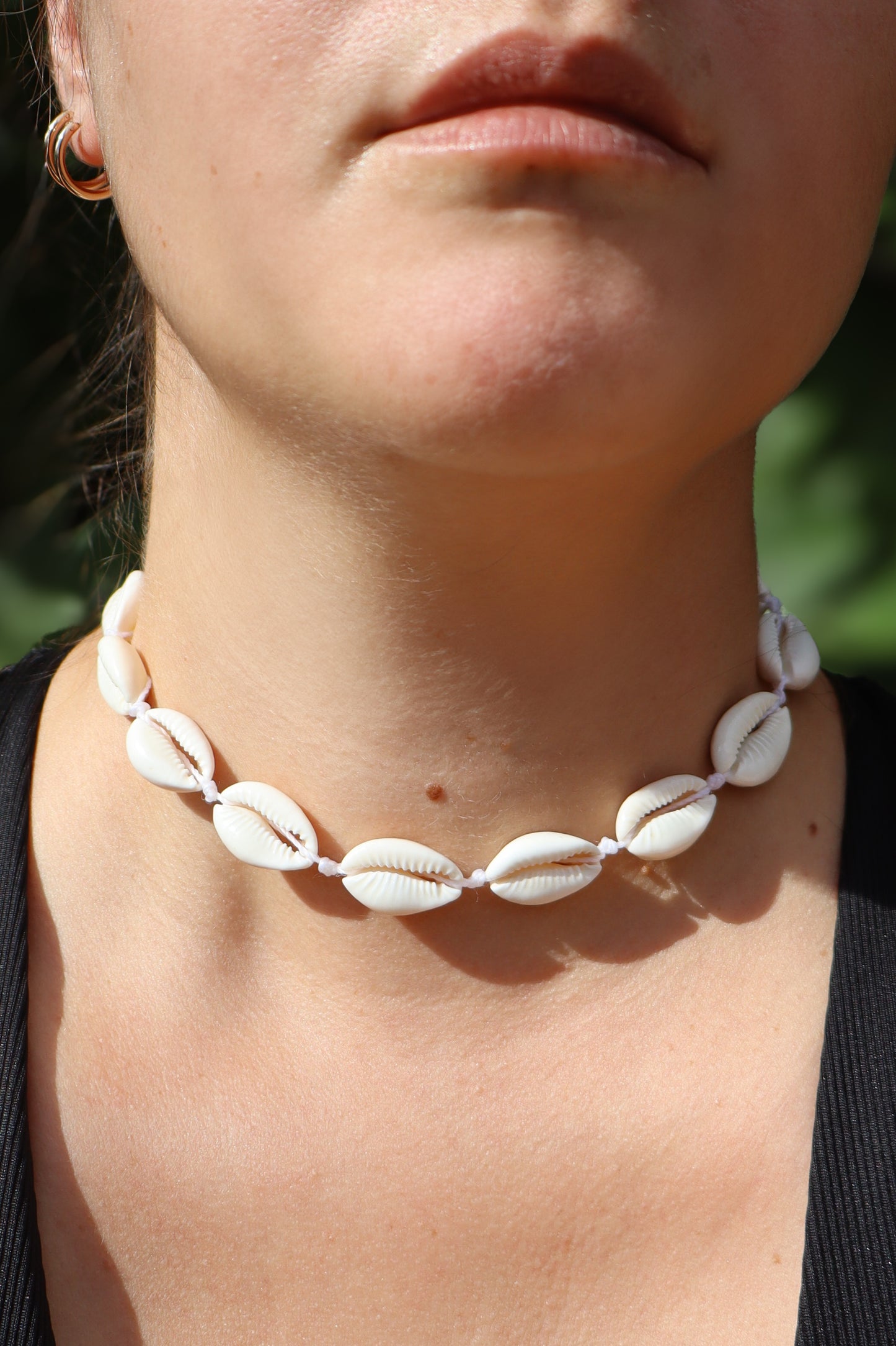 collier ras du cou chocker coquillages cauri surfeur surf surfer Maiana
