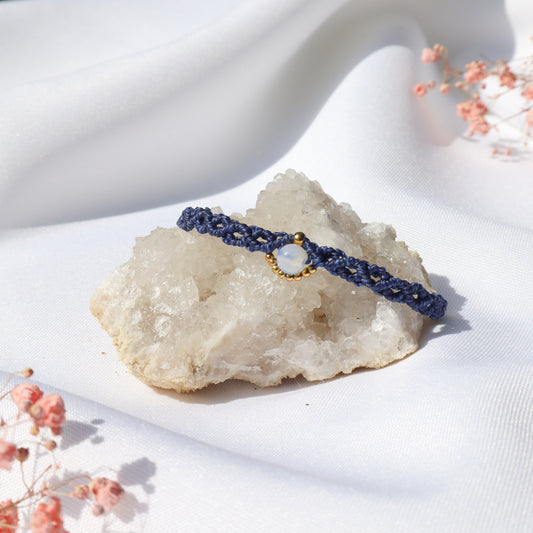 Bracelet en micro-macramé avec opalite | Sagres | Maiana crea