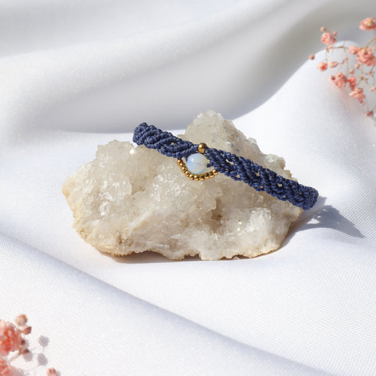 Bracelet en micro-macramé avec opalite | Lacanau | Maiana crea