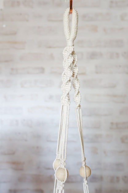 suspension en macramé porte plante en macramé plant hanger écru bois decoration boheme Maiana